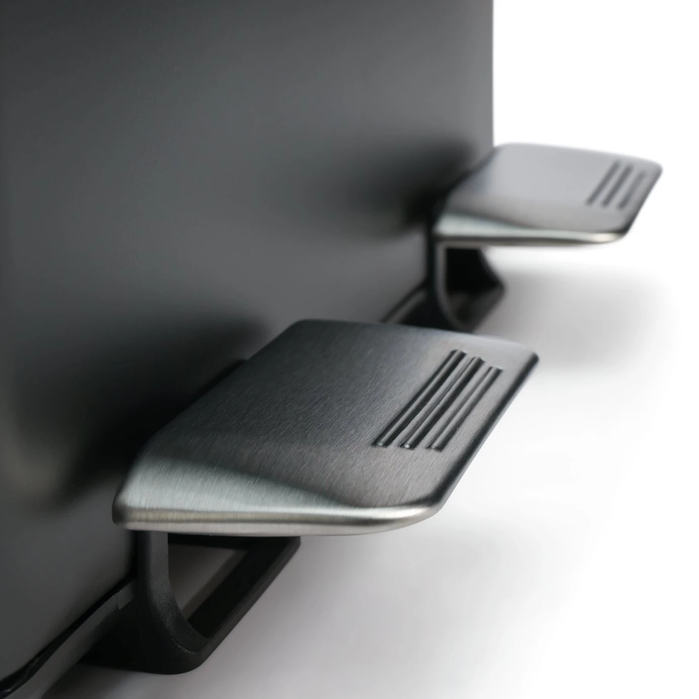 Habitat 40 Litre Twin Compartment Recycling Pedal Bin- Black 5 Habitat 40 Litre Twin Compartment Recycling Pedal Bin- Black - Image 3