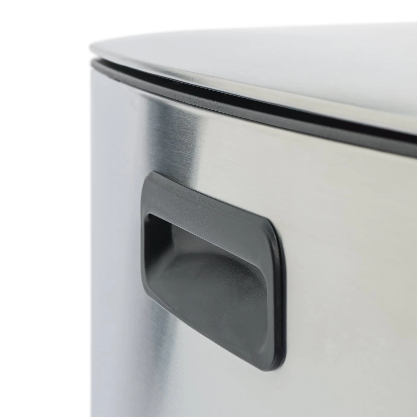 Habitat 40 Litre Twin Compartment Pedal Bin - Silver 7 Habitat 40 Litre Twin Compartment Pedal Bin - Silver - Image 5