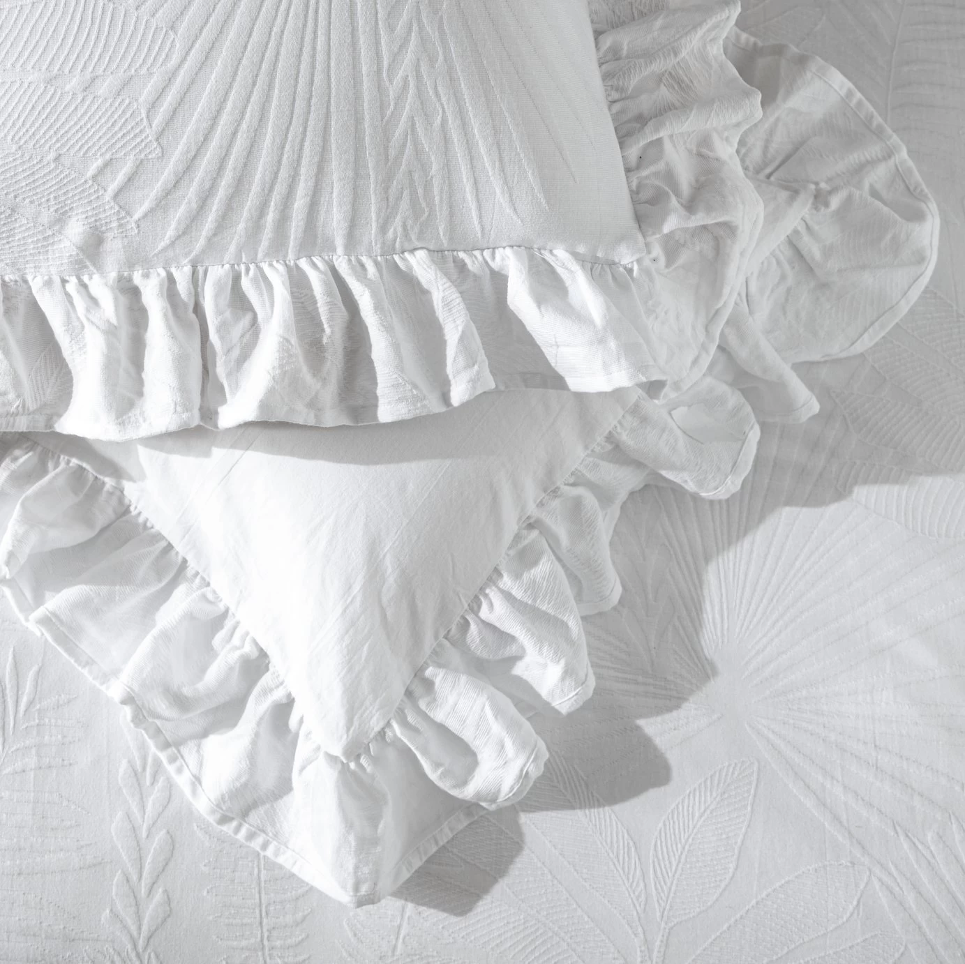 Habitat Cotton 180TC Leaf Matelasse White Bedding - Double 9 Habitat Cotton 180TC Leaf Matelasse White Bedding - Double - Image 7