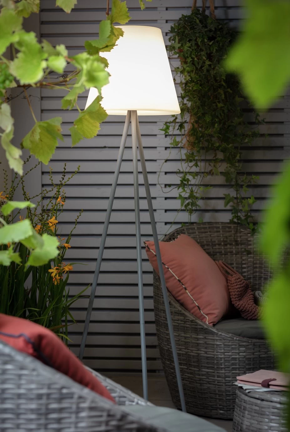 Habitat Home Warm White Outdoor Tripod USB LED Solar Lamp 3 Habitat Home Warm White Outdoor Tripod USB LED Solar Lamp