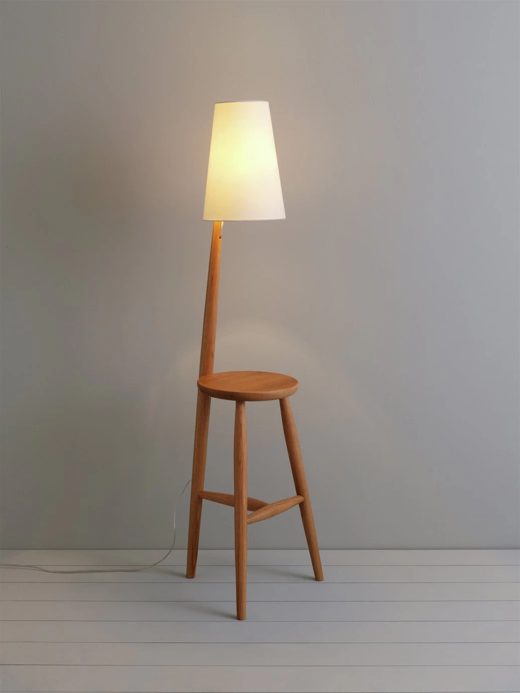 Habitat Wallace Complete Floor Lamp - Oak 6 Habitat Wallace Complete Floor Lamp - Oak - Image 4