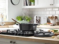 Habitat 4.2LT Cast Aluminium Casserole Dish - Black 8 Habitat 4.2LT Cast Aluminium Casserole Dish - Black -Habitat 9588994 R Z001C