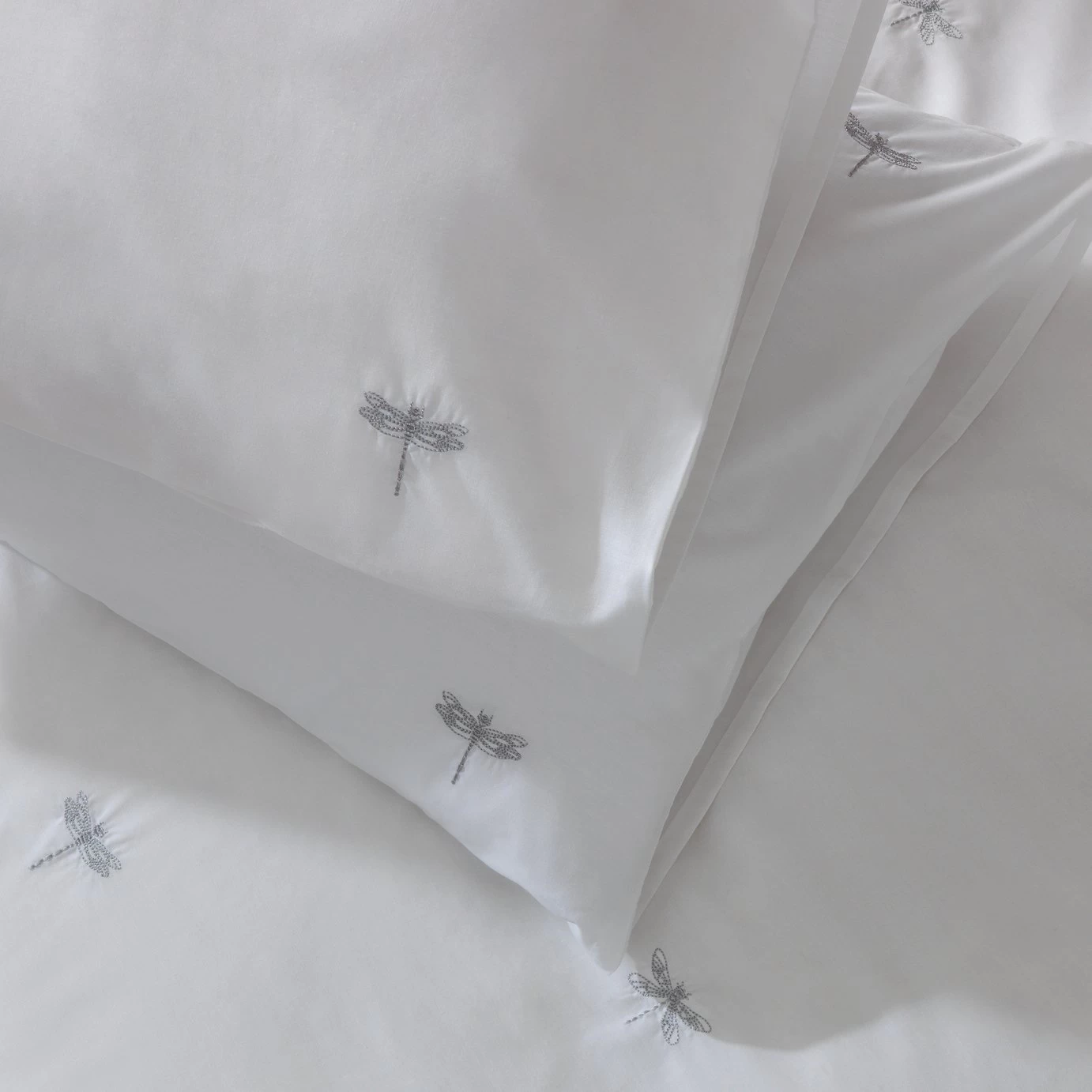 Habitat Dragonfly Embroidered White Bedding Set - Single 6 Habitat Dragonfly Embroidered White Bedding Set - Single - Image 4