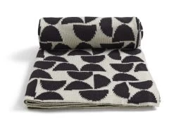 Habitat Geo Woven Throw - Black & White - 120x170cm -Habitat 9646733 R Z002A